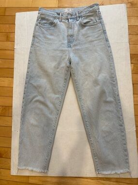 Mango MNG High-Waisted Straight-Leg Jeans Light washed Denim Blue Raw Hem Sze 26